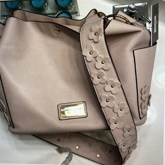 Marc New York/Andrew Marc 5 Bags In 1. Khaki Color NWT - Picture 2 of 12